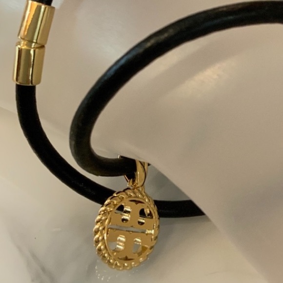 Tory Burch double T Kira pendant & black leather collar Or  bracelet - Picture 8 of 8